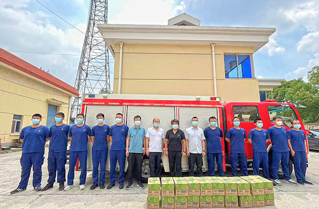 上海科利瑞克机器有限公司向消防指战员捐赠爱心物资